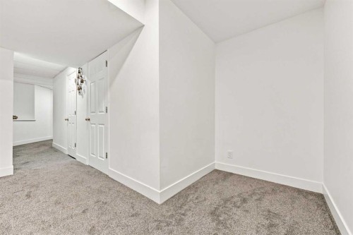 454 Millrise Square Sw, Calgary, AB - Indoor Photo Showing Other Room
