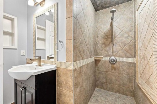454 Millrise Square Sw, Calgary, AB - Indoor Photo Showing Bathroom
