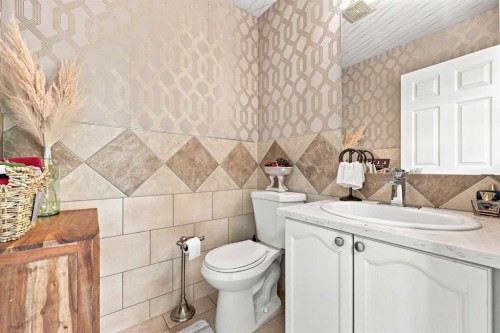 454 Millrise Square Sw, Calgary, AB - Indoor Photo Showing Bathroom