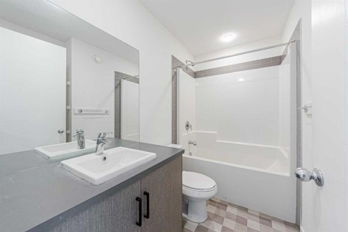 83 Savanna Park Ne, Calgary, AB - Indoor Photo Showing Bathroom
