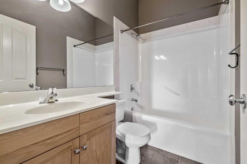 315 Willow Ridge Way, Diamond Valley, AB - Indoor Photo Showing Bathroom