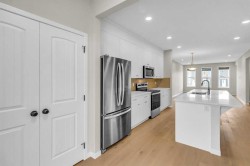 249 Aquila Drive NW Calgary, AB T3R 1Y6