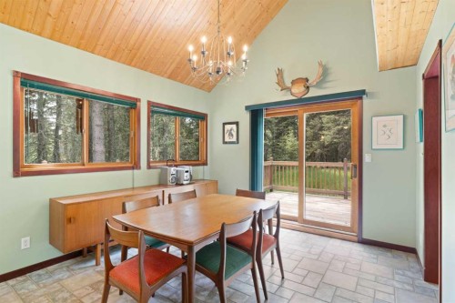 5 Eagle Drive, Waiparous, AB - Indoor Photo Showing Dining Room