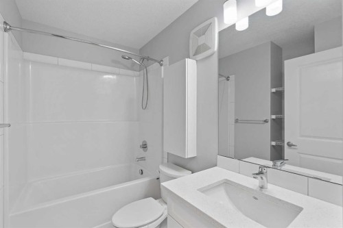 1006 Mahogany Boulevard Se, Calgary, AB - Indoor Photo Showing Bathroom