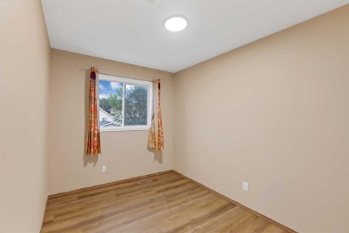 54 Martinridge Road Ne, Calgary, AB - Indoor Photo Showing Other Room