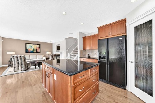 127 Royal Birch Way Nw, Calgary, AB - Indoor Photo Showing Kitchen