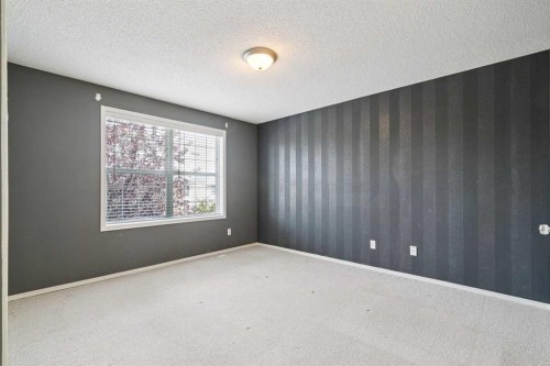 208 Everridge Way Sw, Calgary, AB - Indoor Photo Showing Other Room