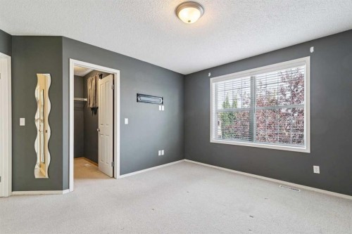 208 Everridge Way Sw, Calgary, AB - Indoor Photo Showing Other Room