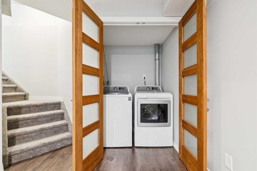 208 Everridge Way Sw, Calgary, AB - Indoor Photo Showing Laundry Room