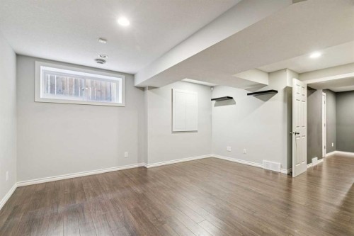 208 Everridge Way Sw, Calgary, AB - Indoor