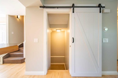 164 Somme Manor Sw, Calgary, AB - Indoor Photo Showing Other Room