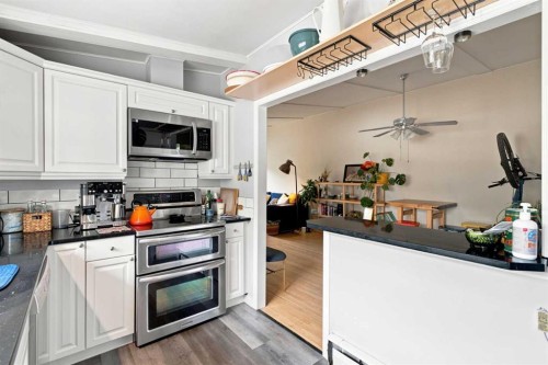 1212 Rosehill Drive Nw, Calgary, AB - Indoor Photo Showing Kitchen