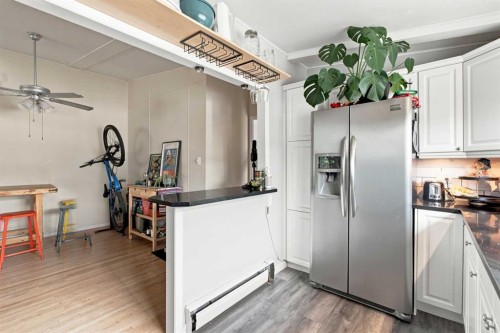 1212 Rosehill Drive Nw, Calgary, AB - Indoor Photo Showing Kitchen