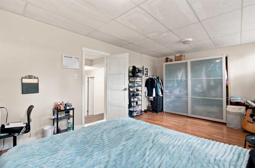 1212 Rosehill Drive Nw, Calgary, AB - Indoor Photo Showing Bedroom