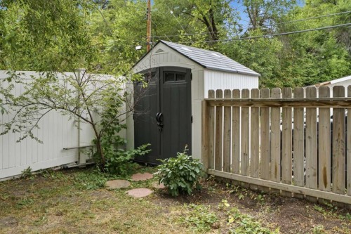 1212 Rosehill Drive Nw, Calgary, AB - Outdoor