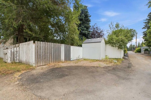 1212 Rosehill Drive Nw, Calgary, AB - Outdoor