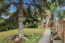 1212 Rosehill Drive Nw, Calgary, AB  - Indoor Photo Showing Other Room 