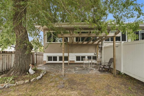 1212 Rosehill Drive Nw, Calgary, AB - Outdoor