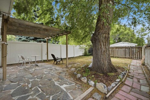 1212 Rosehill Drive Nw, Calgary, AB - Outdoor