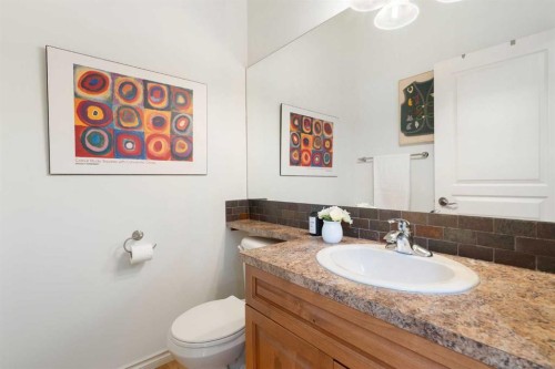 19 Rockmont Court Nw, Calgary, AB - Indoor Photo Showing Bathroom