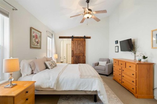 19 Rockmont Court Nw, Calgary, AB - Indoor Photo Showing Bedroom