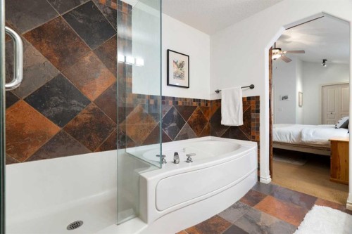19 Rockmont Court Nw, Calgary, AB - Indoor Photo Showing Bathroom