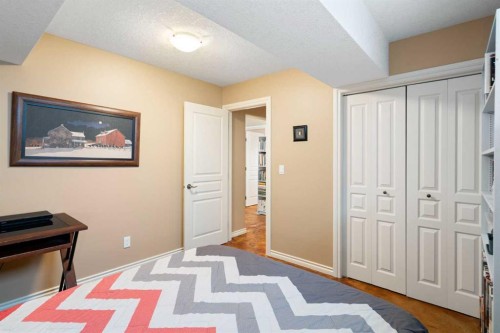 19 Rockmont Court Nw, Calgary, AB - Indoor Photo Showing Other Room