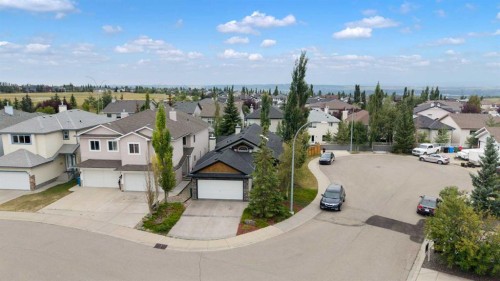 19 Rockmont Court Nw, Calgary, AB - Outdoor With Facade