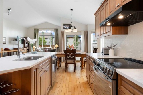 19 Rockmont Court Nw, Calgary, AB - Indoor Photo Showing Kitchen With Double Sink With Upgraded Kitchen