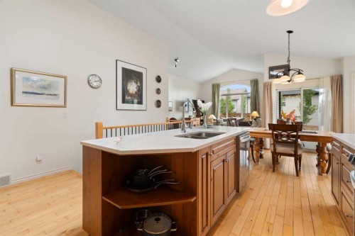19 Rockmont Court Nw, Calgary, AB - Indoor