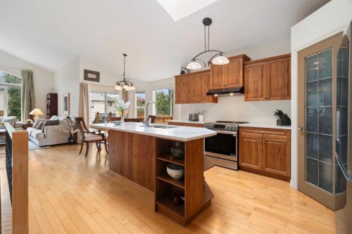 19 Rockmont Court Nw, Calgary, AB - Indoor Photo Showing Kitchen With Double Sink