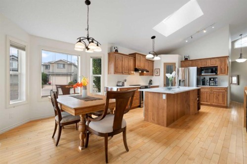 19 Rockmont Court Nw, Calgary, AB - Indoor