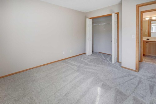 6711 Pinecliff Grove Ne, Calgary, AB - Indoor Photo Showing Other Room