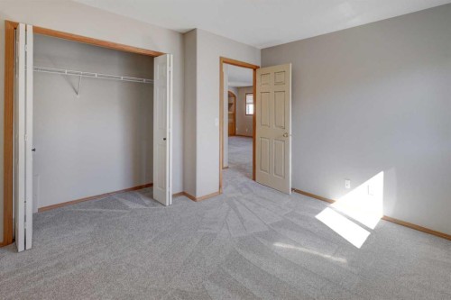6711 Pinecliff Grove Ne, Calgary, AB - Indoor Photo Showing Other Room