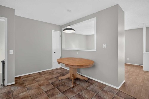 7935 Huntwick Hill Ne, Calgary, AB - Indoor Photo Showing Other Room
