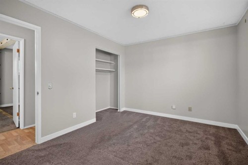 7935 Huntwick Hill Ne, Calgary, AB - Indoor Photo Showing Other Room