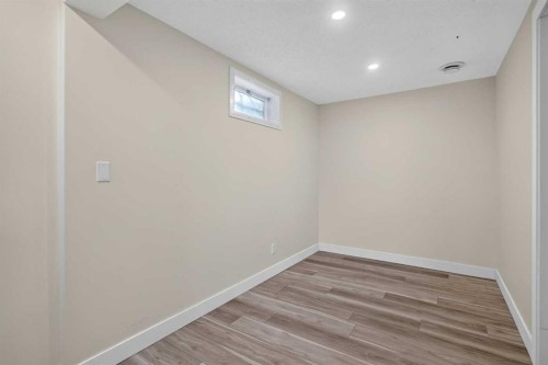 7935 Huntwick Hill Ne, Calgary, AB - Indoor Photo Showing Other Room