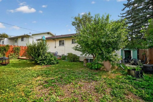 7935 Huntwick Hill Ne, Calgary, AB - Outdoor