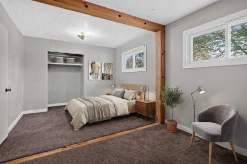 7935 Huntwick Hill Ne, Calgary, AB - Indoor Photo Showing Bedroom