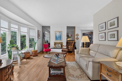 224 Silver Crest Drive Nw, Calgary, AB - Indoor Photo Showing Living Room