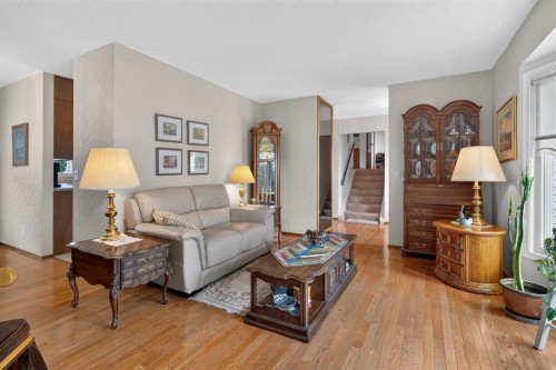 224 Silver Crest Drive Nw, Calgary, AB - Indoor Photo Showing Living Room
