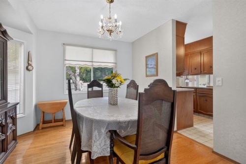 224 Silver Crest Drive Nw, Calgary, AB - Indoor Photo Showing Dining Room