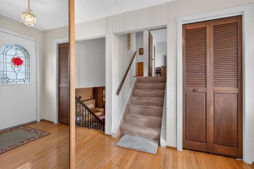 224 Silver Crest Drive Nw, Calgary, AB - Indoor Photo Showing Other Room