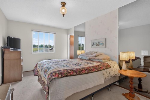 224 Silver Crest Drive Nw, Calgary, AB - Indoor Photo Showing Bedroom