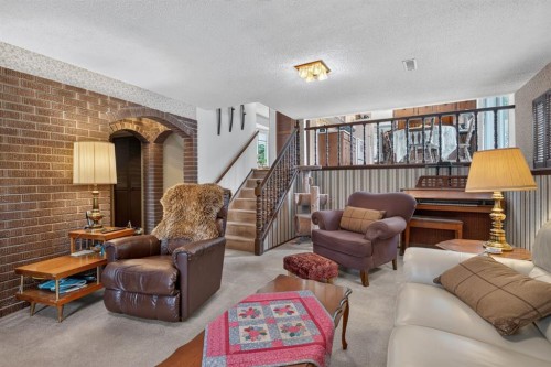 224 Silver Crest Drive Nw, Calgary, AB - Indoor Photo Showing Other Room