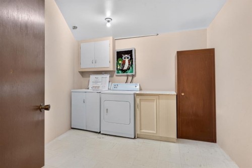 224 Silver Crest Drive Nw, Calgary, AB - Indoor Photo Showing Laundry Room