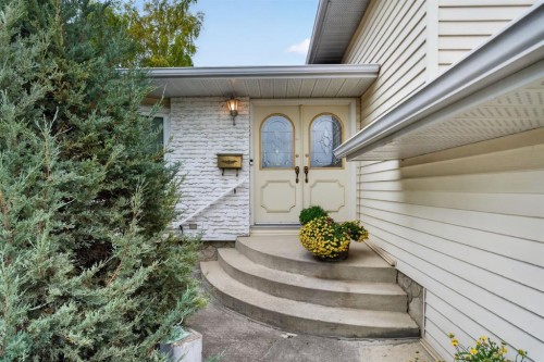 224 Silver Crest Drive Nw, Calgary, AB - Outdoor
