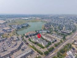 102-17 Country Village Bay NE Calgary, AB T3K 5Z3