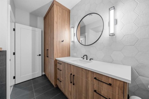 240 D'Arcy Ranch Drive, Okotoks, AB - Indoor Photo Showing Bathroom