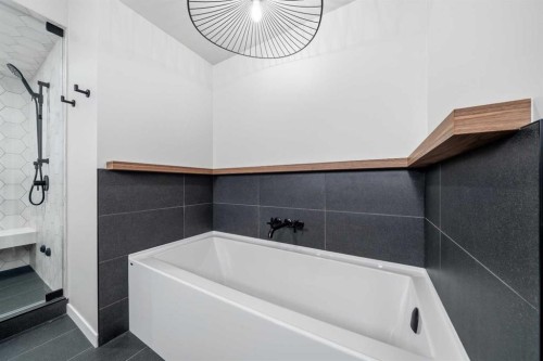 240 D'Arcy Ranch Drive, Okotoks, AB - Indoor Photo Showing Bathroom